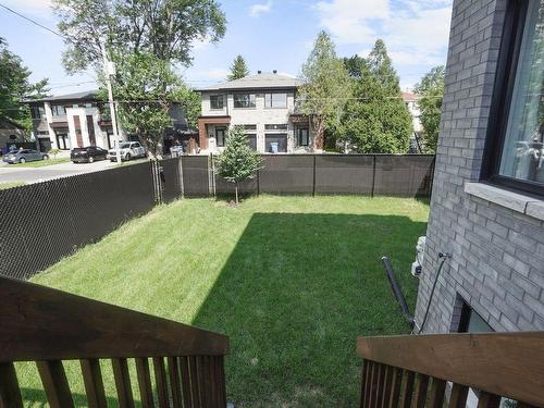 Cour - 5405 Av. Grenier, Longueuil (Saint-Hubert), QC - Outdoor