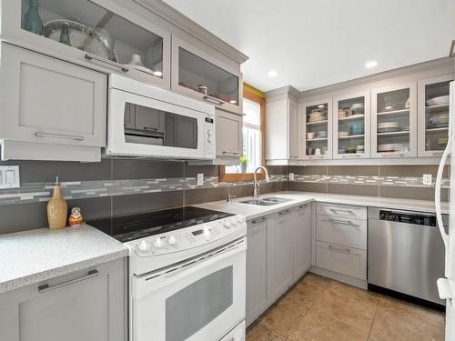 Kitchen - 3696 Rue Charles-Goulet, Montréal (Rivière-Des-Prairies/Pointe-Aux-Trembles), QC - Indoor Photo Showing Kitchen With Double Sink