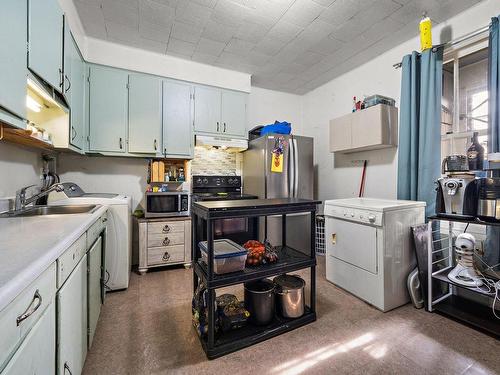 Kitchen - 641  - 643 10E Avenue, Montréal (Lachine), QC - Indoor Photo Showing Laundry Room