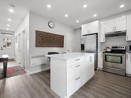 Cuisine - 641  - 643 10E Avenue, Montréal (Lachine), QC - Indoor Photo Showing Kitchen With Upgraded Kitchen