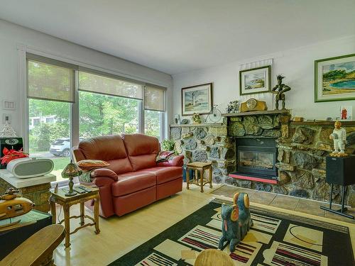 Salon - 519 2E Avenue Du Lac-Capri, Saint-Colomban, QC - Indoor Photo Showing Living Room With Fireplace