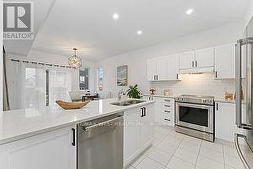 73 Dun Skipper Drive, Ottawa, ON - Indoor Photo Showing Kitchen With Double Sink With Upgraded Kitchen