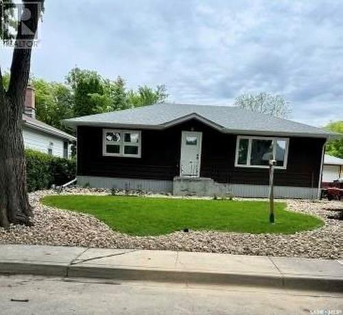 2811 Fleury Street, Regina, SK - Outdoor