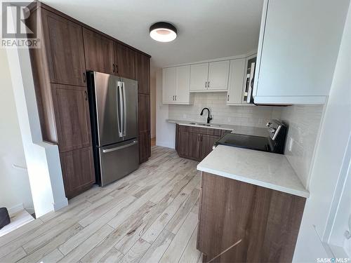 2811 Fleury Street, Regina, SK - Indoor Photo Showing Kitchen