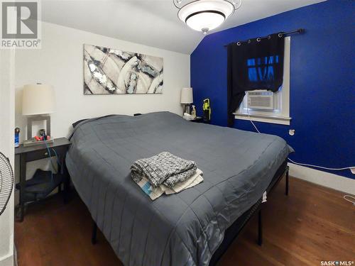 402 D Avenue S, Saskatoon, SK - Indoor Photo Showing Bedroom