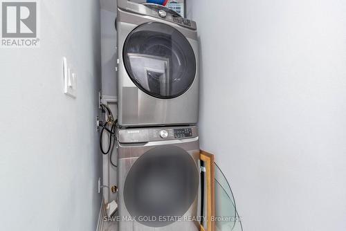 36 Laynard Road, Toronto, ON - Indoor Photo Showing Laundry Room