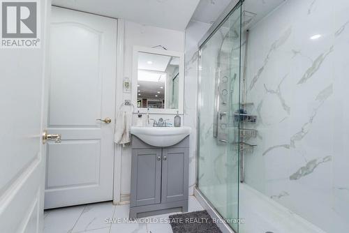 36 Lanyard Road, Toronto (Humbermede), ON - Indoor Photo Showing Bathroom