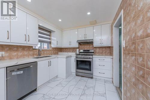 36 Lanyard Road, Toronto (Humbermede), ON - Indoor Photo Showing Kitchen