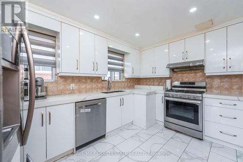 36 Lanyard Road, Toronto (Humbermede), ON - Indoor Photo Showing Kitchen