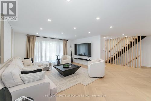 245 Mill Road, Toronto, ON - Indoor Photo Showing Living Room