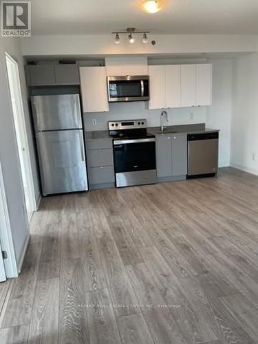 B914 - 3200 Dakota Common, Burlington (Alton), ON - Indoor Photo Showing Kitchen