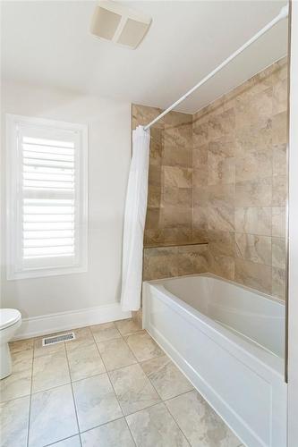 958 Beach Boulevard, Hamilton, ON - Indoor Photo Showing Bathroom