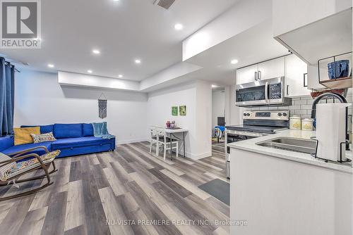 1472 Medway Park Drive, London, ON - Indoor Photo Showing Kitchen