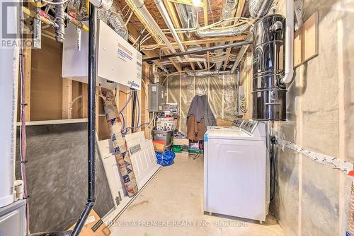 1472 Medway Park Drive, London, ON - Indoor Photo Showing Laundry Room