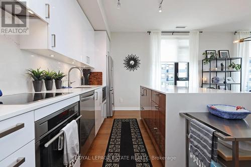 901 - 1100 Kingston Road, Toronto, ON - Indoor Photo Showing Kitchen