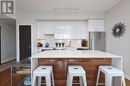 901 - 1100 Kingston Road, Toronto, ON - Indoor Photo Showing Kitchen