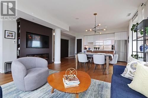 901 - 1100 Kingston Road, Toronto, ON - Indoor Photo Showing Living Room