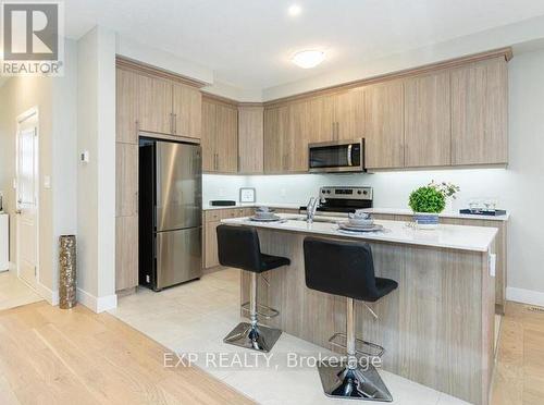 86 - 177 Edgevalley Road N, London, ON - Indoor Photo Showing Kitchen