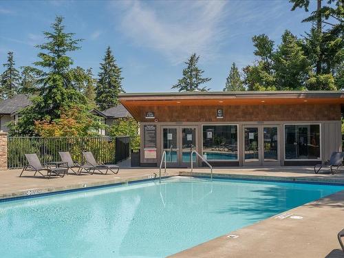 422-1175 Resort Dr, Parksville, BC - Outdoor With In Ground Pool