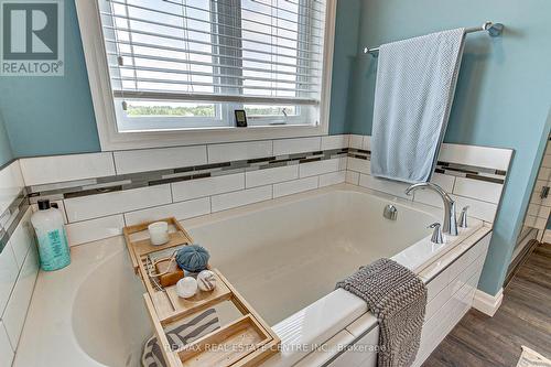 587 Hawthorne Place, Woodstock, ON - Indoor Photo Showing Bathroom