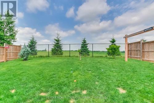 587 Hawthorne Place, Woodstock, ON - Outdoor