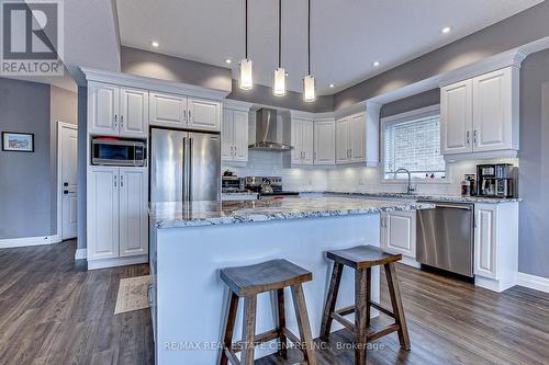 587 Hawthorne Place, Woodstock, ON - Indoor Photo Showing Kitchen With Upgraded Kitchen