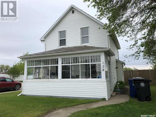 128 3Rd Avenue E, Biggar, SK - Outdoor