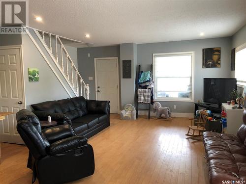 128 3Rd Avenue E, Biggar, SK - Indoor Photo Showing Living Room