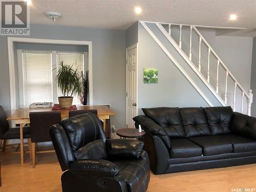 128 3Rd Avenue E, Biggar, SK - Indoor Photo Showing Living Room