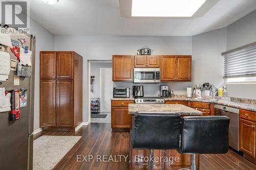 616 Hamilton Road, London, ON - Indoor Photo Showing Kitchen With Double Sink