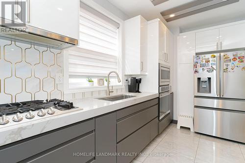 164 Mill Street, Richmond Hill, ON - Indoor Photo Showing Kitchen With Upgraded Kitchen