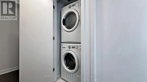 3704 - 2200 Lake Shore Boulevard W, Toronto, ON - Indoor Photo Showing Laundry Room