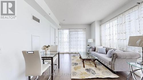 3704 - 2200 Lake Shore Boulevard W, Toronto, ON - Indoor Photo Showing Living Room
