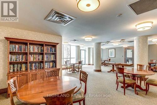 Ph 06 - 2545 Erin Centre Boulevard, Mississauga, ON - Indoor Photo Showing Dining Room