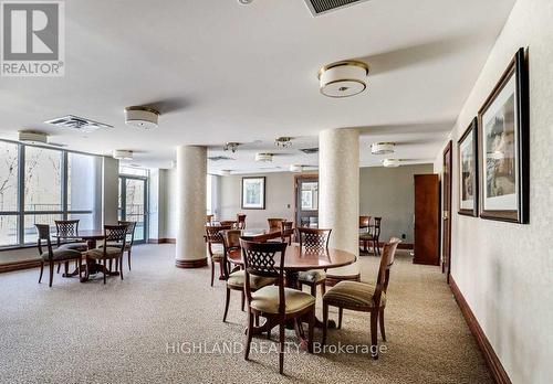 Ph 06 - 2545 Erin Centre Boulevard, Mississauga, ON - Indoor Photo Showing Dining Room