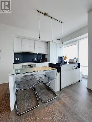 6902 - 1 Bloor Street E, Toronto, ON - Indoor Photo Showing Kitchen