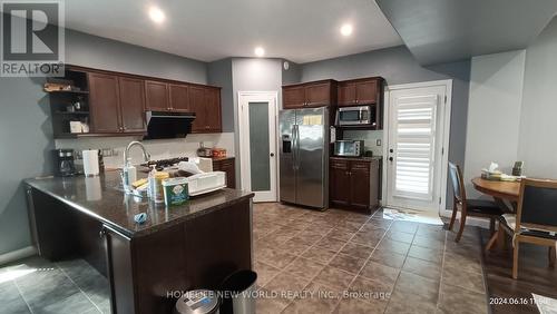 330 Holden Street, Collingwood, ON - Indoor Photo Showing Kitchen