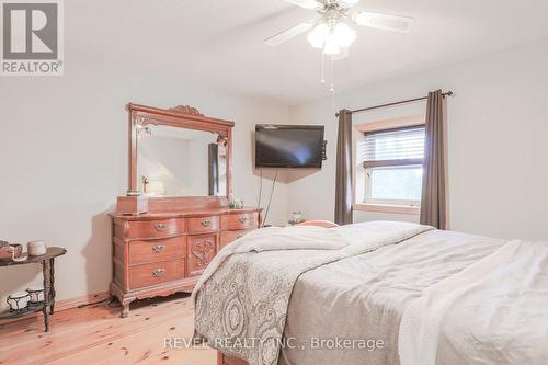 86 Four Points Road, Kawartha Lakes, ON - Indoor Photo Showing Bedroom