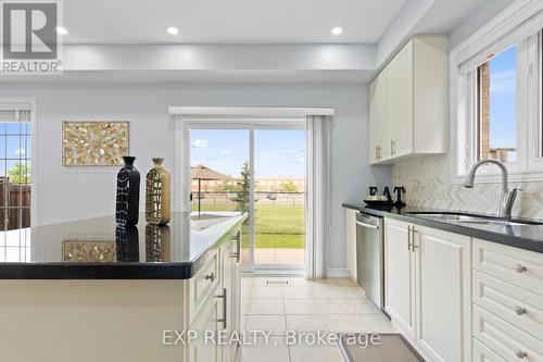39 Education Road, Brampton, ON - Indoor Photo Showing Kitchen With Upgraded Kitchen