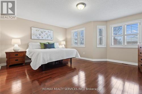 61 Royal Valley Drive, Caledon, ON - Indoor Photo Showing Bedroom