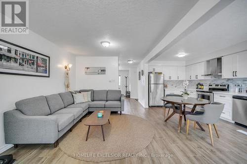 129 Windflower Drive, Kitchener, ON - Indoor Photo Showing Living Room