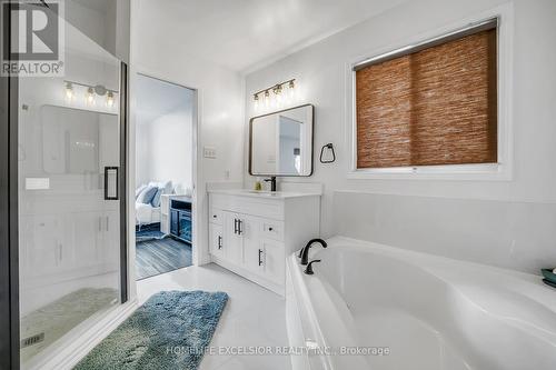 129 Windflower Drive, Kitchener, ON - Indoor Photo Showing Bathroom
