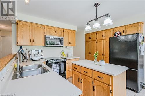 309 Stephanie Drive, Guelph, ON - Indoor Photo Showing Kitchen With Double Sink