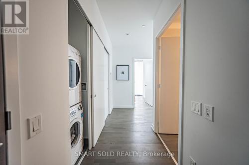 3410 - 185 Roehampton Avenue, Toronto, ON - Indoor Photo Showing Laundry Room