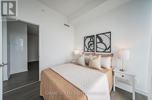 3410 - 185 Roehampton Avenue, Toronto, ON - Indoor Photo Showing Bedroom