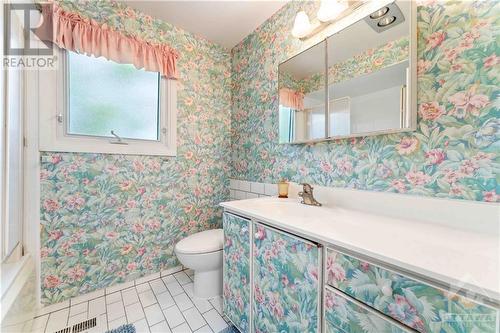 89 Beaver Ridge, Ottawa, ON - Indoor Photo Showing Bathroom