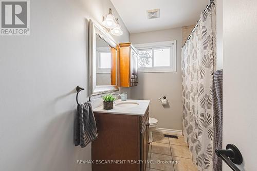 1451 6Th Con Road W, Hamilton, ON - Indoor Photo Showing Bathroom