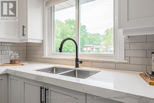 1451 6Th Con Road W, Hamilton, ON - Indoor Photo Showing Kitchen With Double Sink