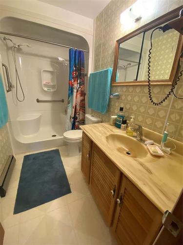 123 4Th Street, Baldur, MB - Indoor Photo Showing Bathroom