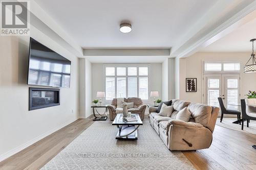 104 Bowbeer Road, Oakville, ON - Indoor Photo Showing Living Room